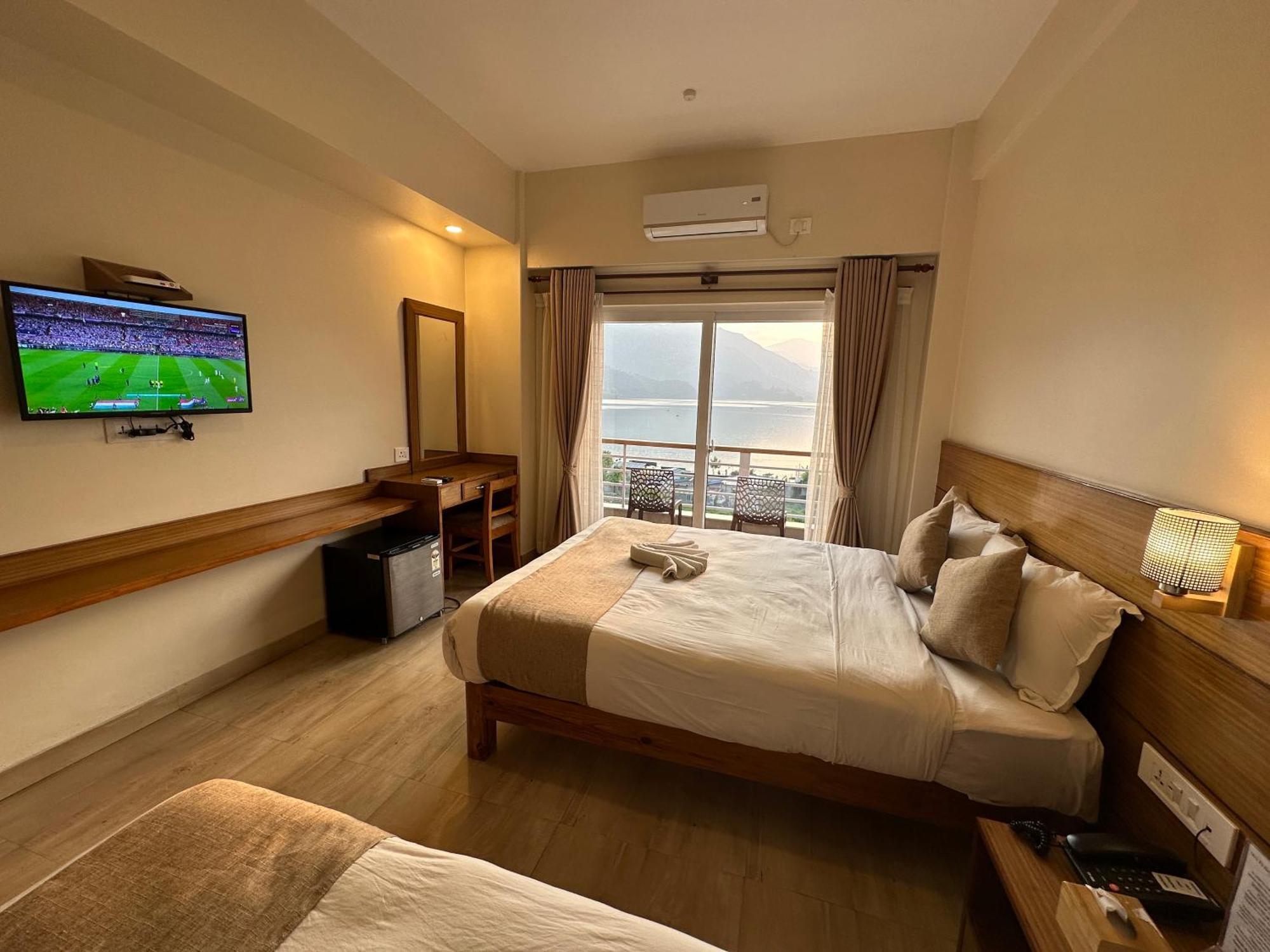 Urban Boutique Hotel Pokhara Exterior foto